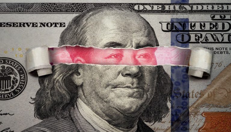 أمريكا توقف إرسال شحنات الدولار الأمريكي إلى العراق إلى أن تتشكل الحكومة الجديدة