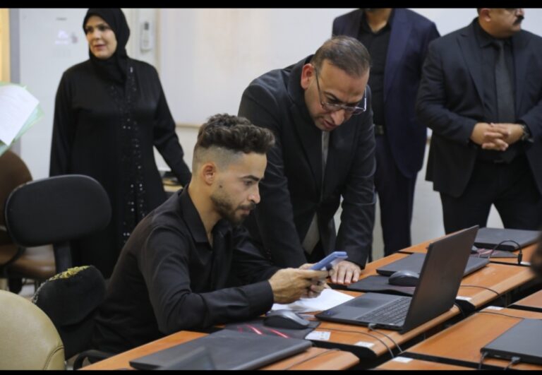 رئيس جامعة الكوفة : يجري جولة ميدانية لمتابعة الامتحان التنافسي للدراسات العليا