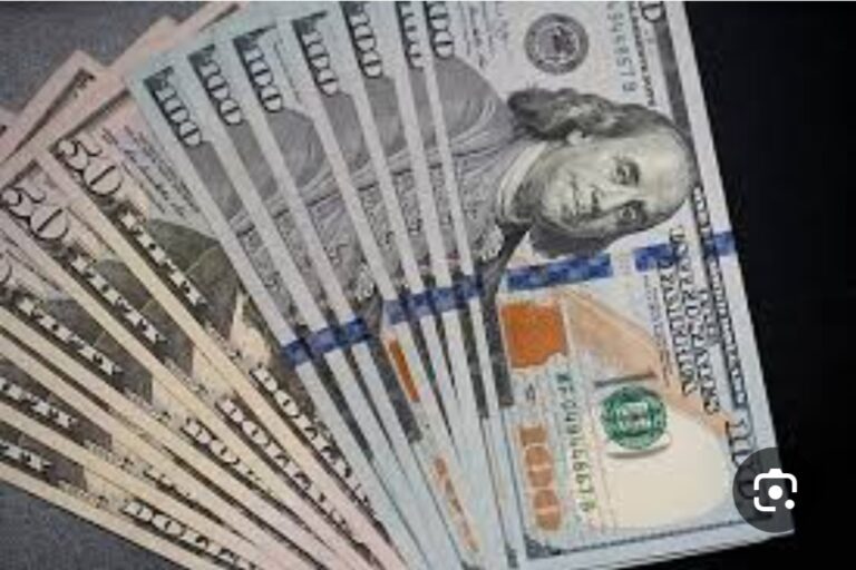 البنك الفدرالي الأمريكي : يرفع من قيمة الفائدة للدولار